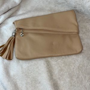 Simple clutch that goes with everything.